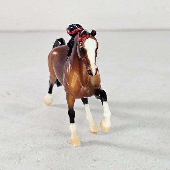 Breyer Stablemate Tennessee Walking Horse Bay Four Socks #5906 BODY - Picture 3 of 11
